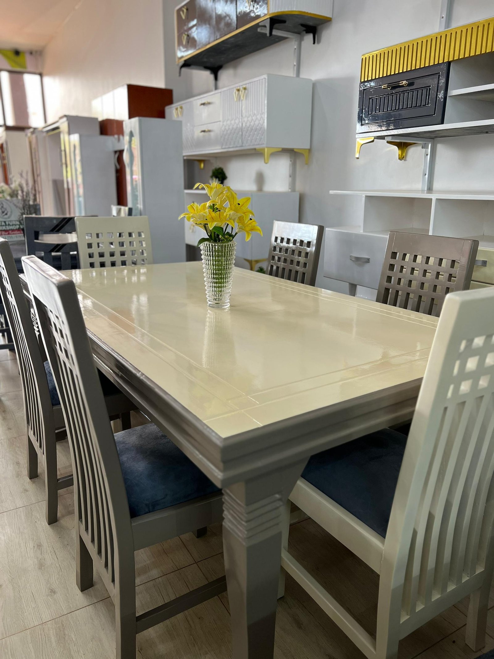 6-Seater Squared Dinning Table